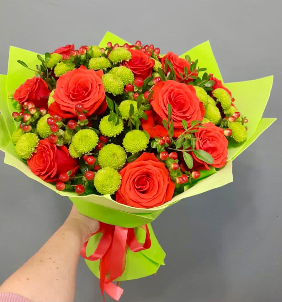 Букет цветов из: Хризантемы и Розы в Мурино