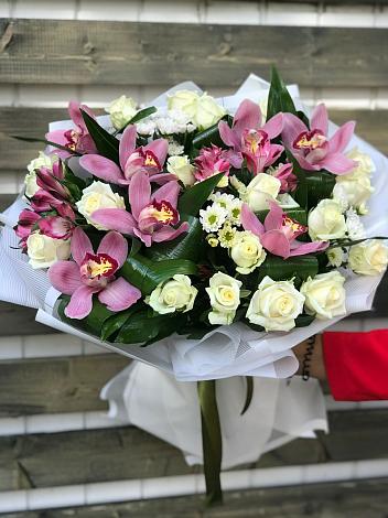 Букет цветов из: Розы и Хризантемы в Мурино