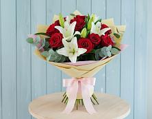 Букет цветов из:  Лилии и Розы в Мурино