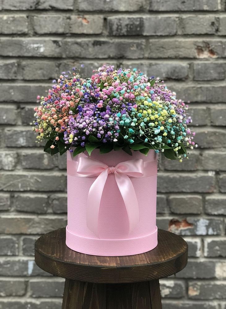 Цветочная композиция из Гипсофила и Розы в шляпной коробке в Мурино