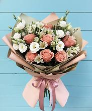 Букет цветов из:  Розы, Альстромерии и Лизиантусы в Мурино