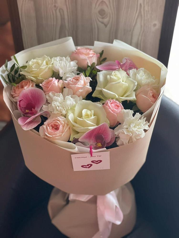 Букет цветов из: Орхидеи, Розы и Гвоздики в Мурино