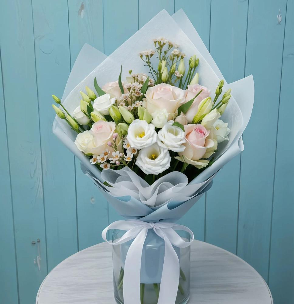 Букет цветов из: Розы и Лизиантусы в Мурино