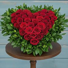 Цветочная композиция из Розы в виде сердца в Мурино