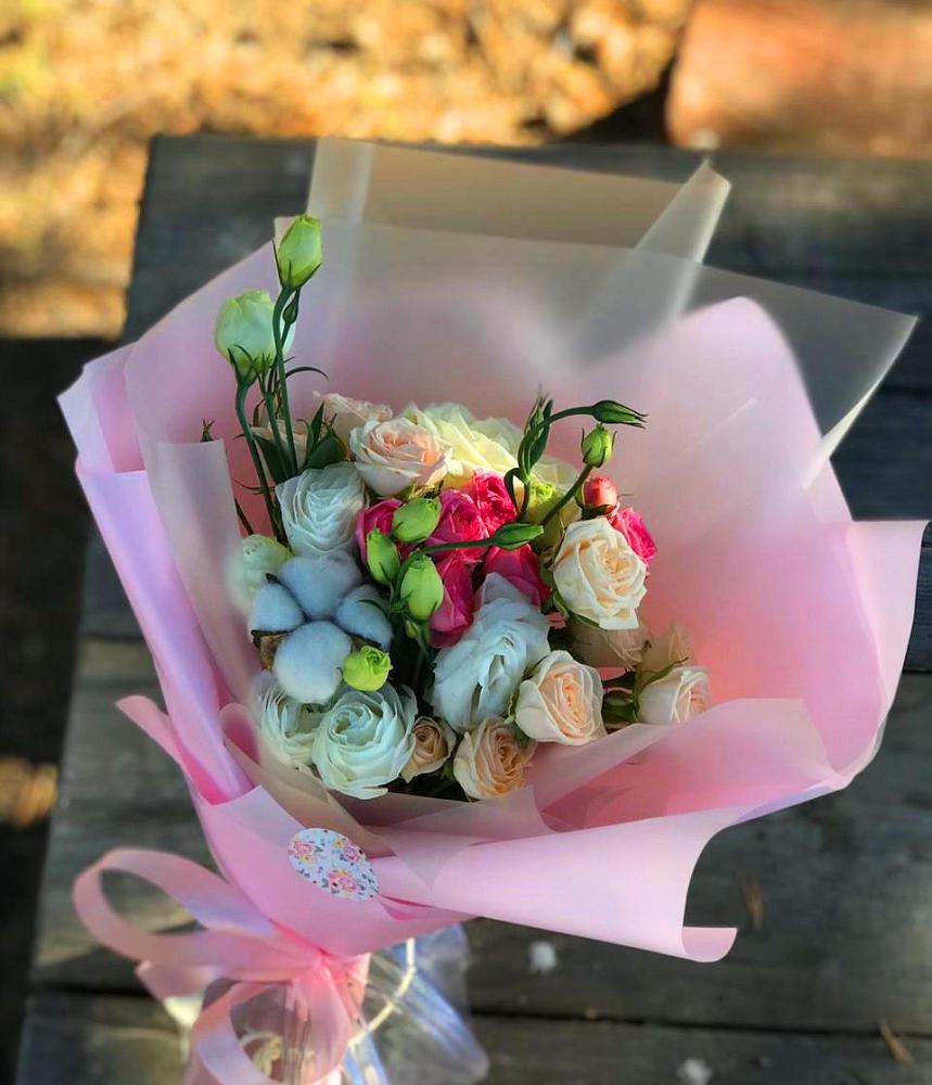 Букет цветов из: Розы и Лизиантусы в Мурино