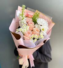 Букет цветов из:  Хризантемы и Розы в Мурино