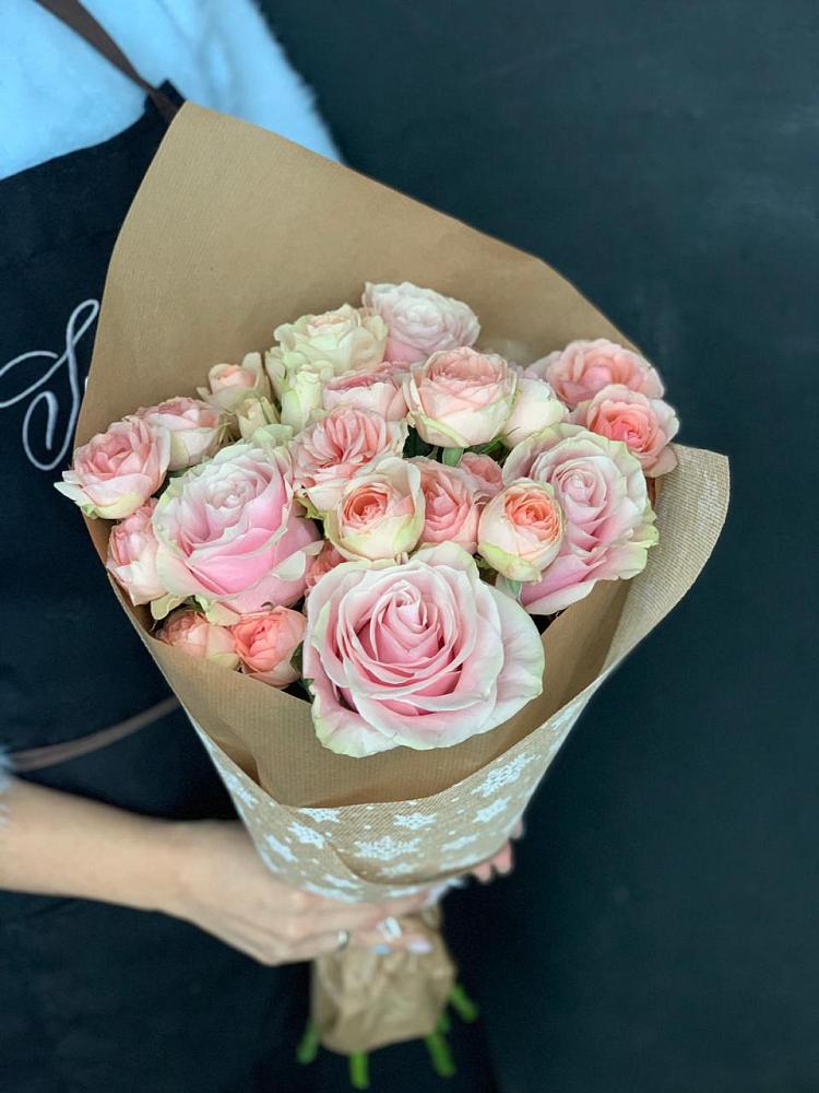 Букет цветов из: Хризантемы и Розы в Мурино