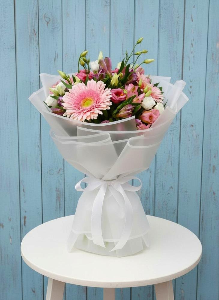 Букет цветов из: Герберы, Альстромерии и Лизиантусы в Мурино