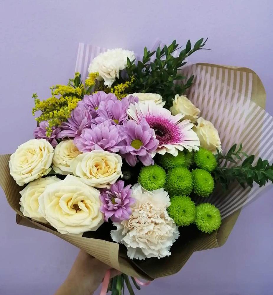 Букет цветов из: Хризантемы, Розы, Гвоздики и Герберы в Мурино