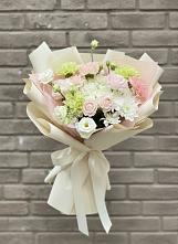 Букет цветов из:  Гвоздики, Розы, Лизиантусы и Хризантемы в Мурино