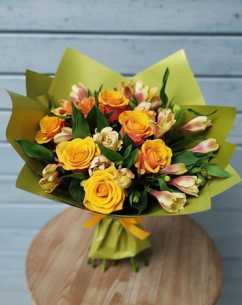 Букет цветов из: Альстромерии и Розы в Мурино