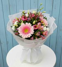 Букет цветов из:  Герберы, Альстромерии и Лизиантусы в Мурино