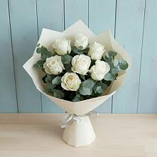Букет Белые розы в Эвкалипте в Мурино