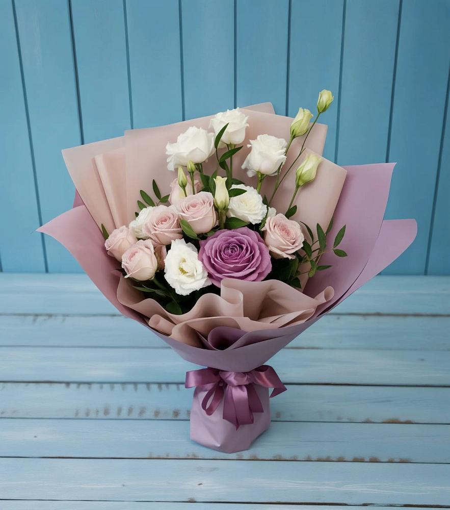 Букет цветов из: Розы и Лизиантусы в Мурино